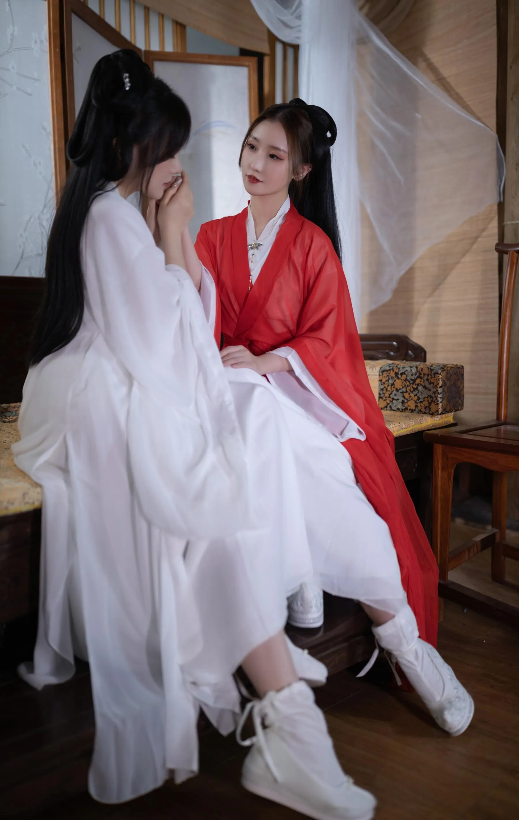 NO.0028 秀人名模鱼子酱Fish内部私购未上架《双女古装剧情》写真 [67P]插图1